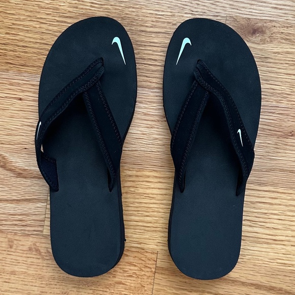 Nike Celso Girl Flip Flop Sandals - Picture 1 of 2